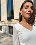 Rochie cununie civila midi cu mâneci lungi și decolteu cu perle.