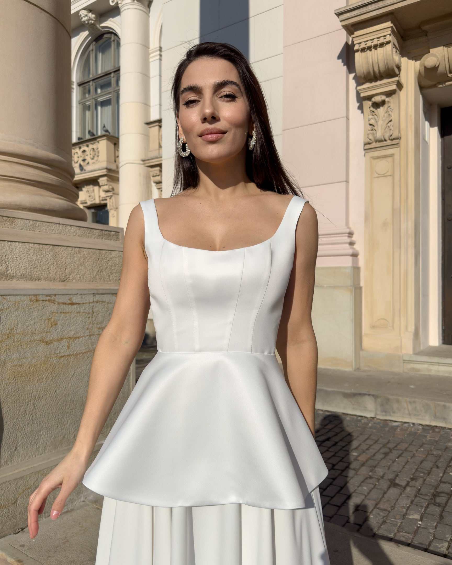Vestido de novia con peplum desmontable