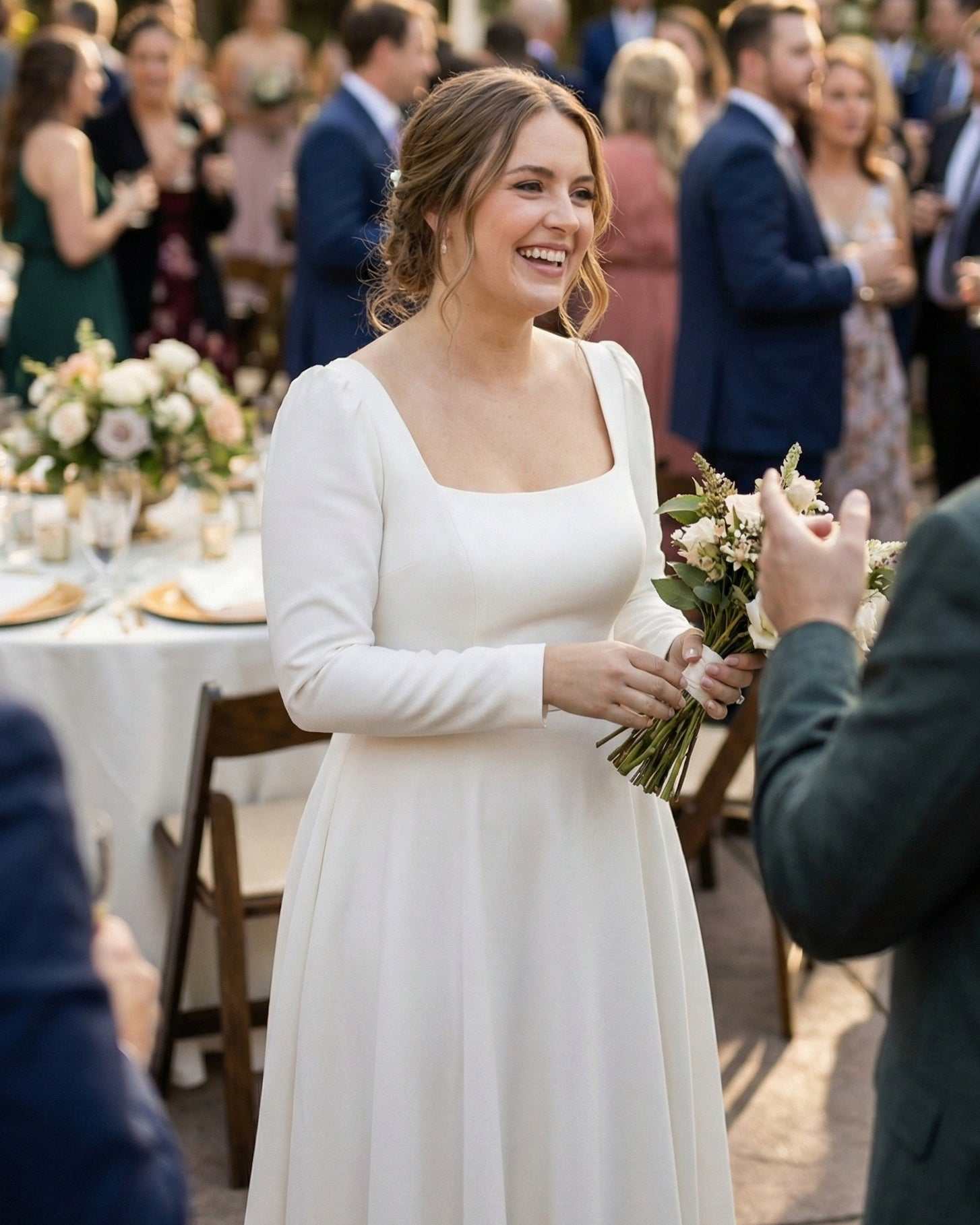 Vestido de novia clásico, escote cuadrado, mangas largas