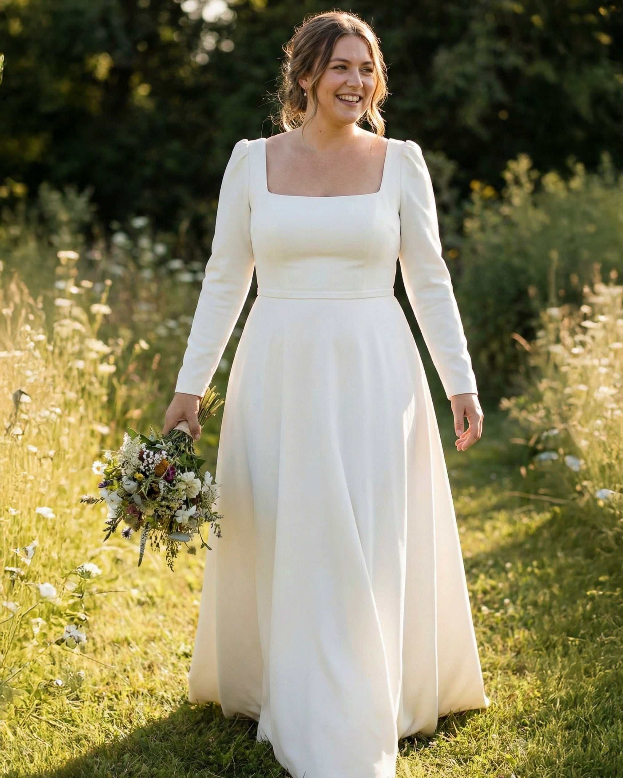 Vestido de novia clásico, escote cuadrado, mangas largas