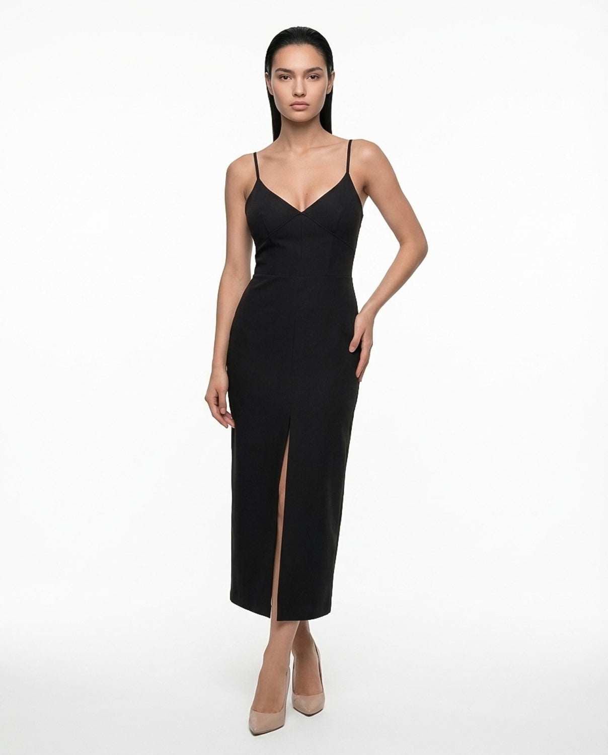 Vestido de noche elegante negro, con corte