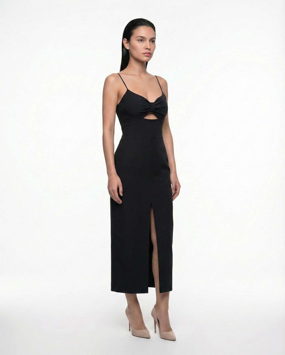 Vestido elegante negro con abertura, tirantes para ocasiones especiales