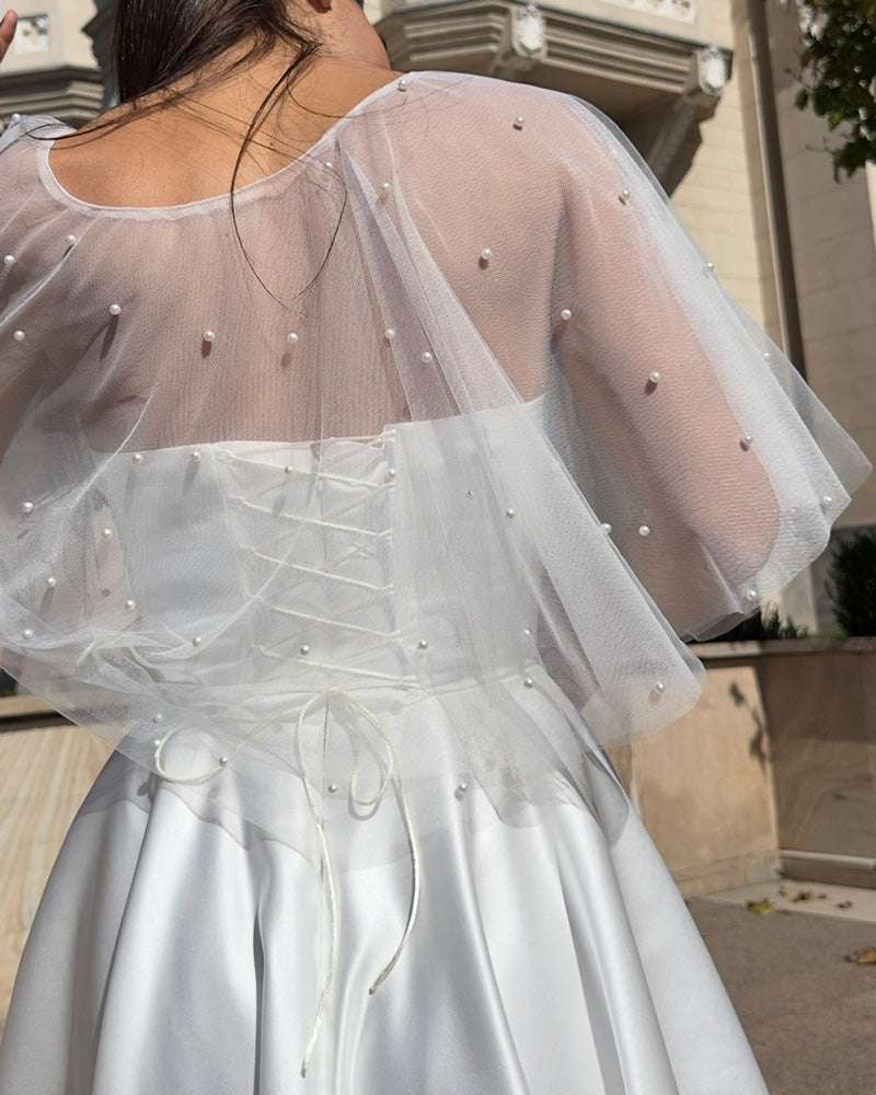 Bolero/capa de tul con perlas – cobertura delicada para vestidos de ceremonia