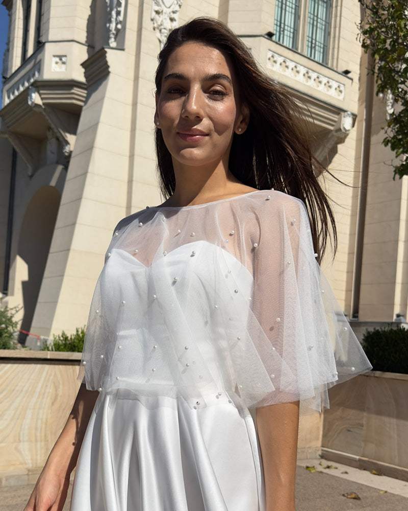 Bolero/capa de tul con perlas – cobertura delicada para vestidos de ceremonia