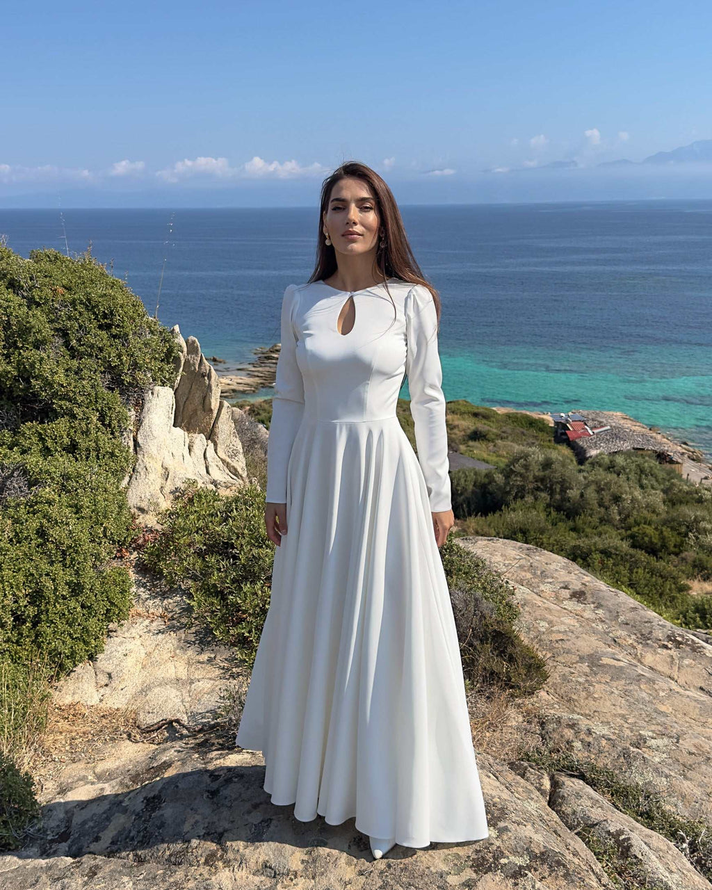 Rochie de mireasă cu mâneci lungi, spate în V și croială A-line – LIVIA