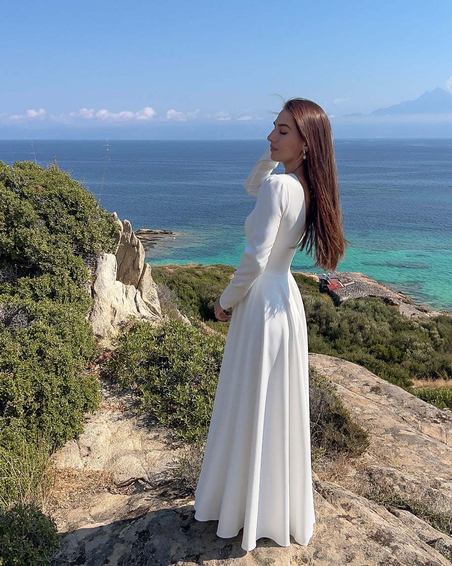 Rochie de mireasă cu mâneci lungi, spate în V și croială A-line – LIVIA
