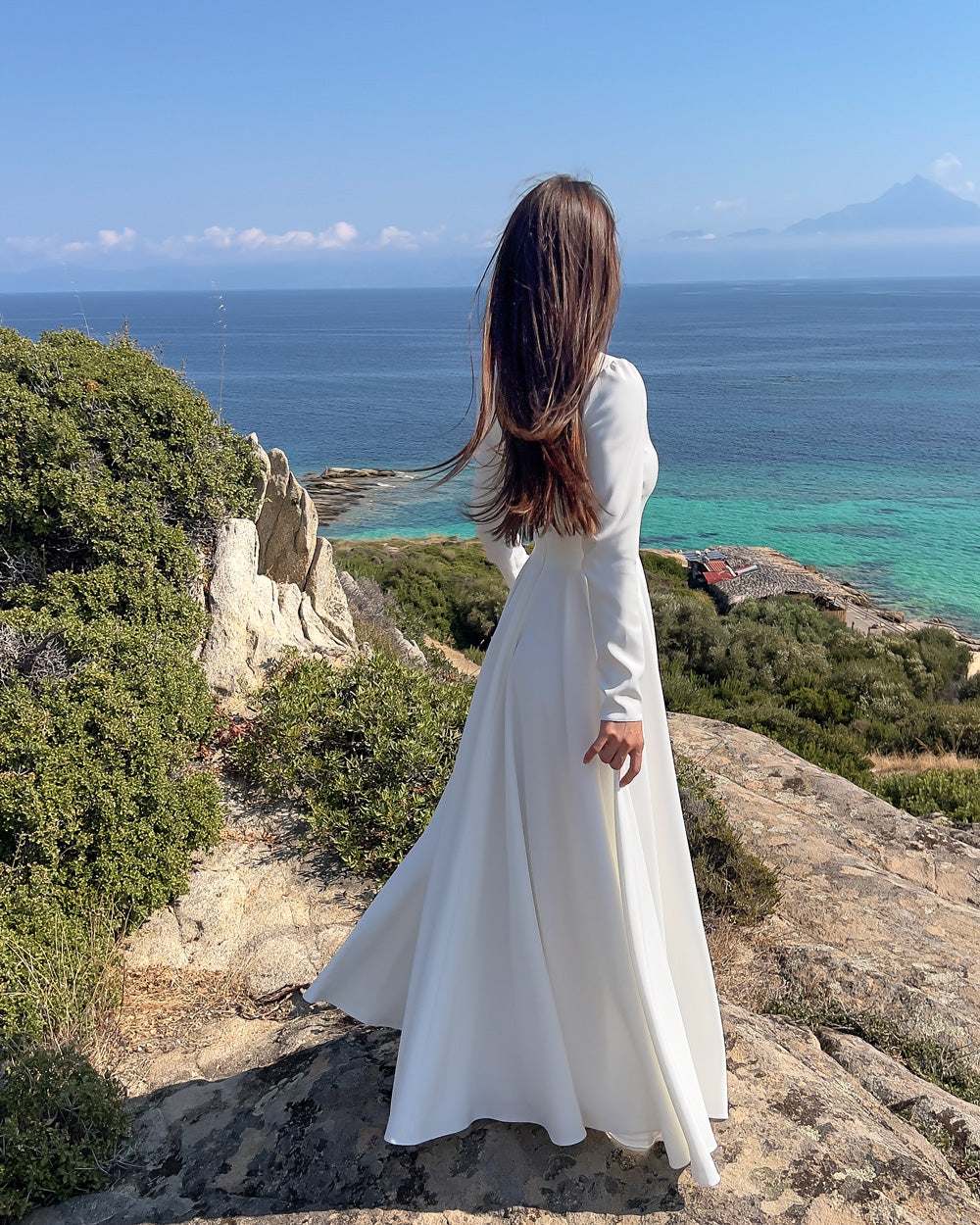 Rochie de mireasă cu mâneci lungi, spate în V și croială A-line – LIVIA