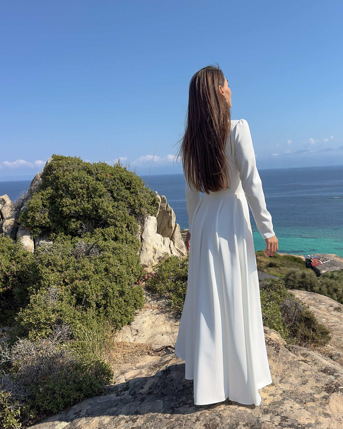 Rochie de mireasă cu mâneci lungi, spate în V și croială A-line – LIVIA